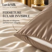 Détail de la fermeture éclair invisible d'une taie d'oreiller en soie taupe LuvieSilk